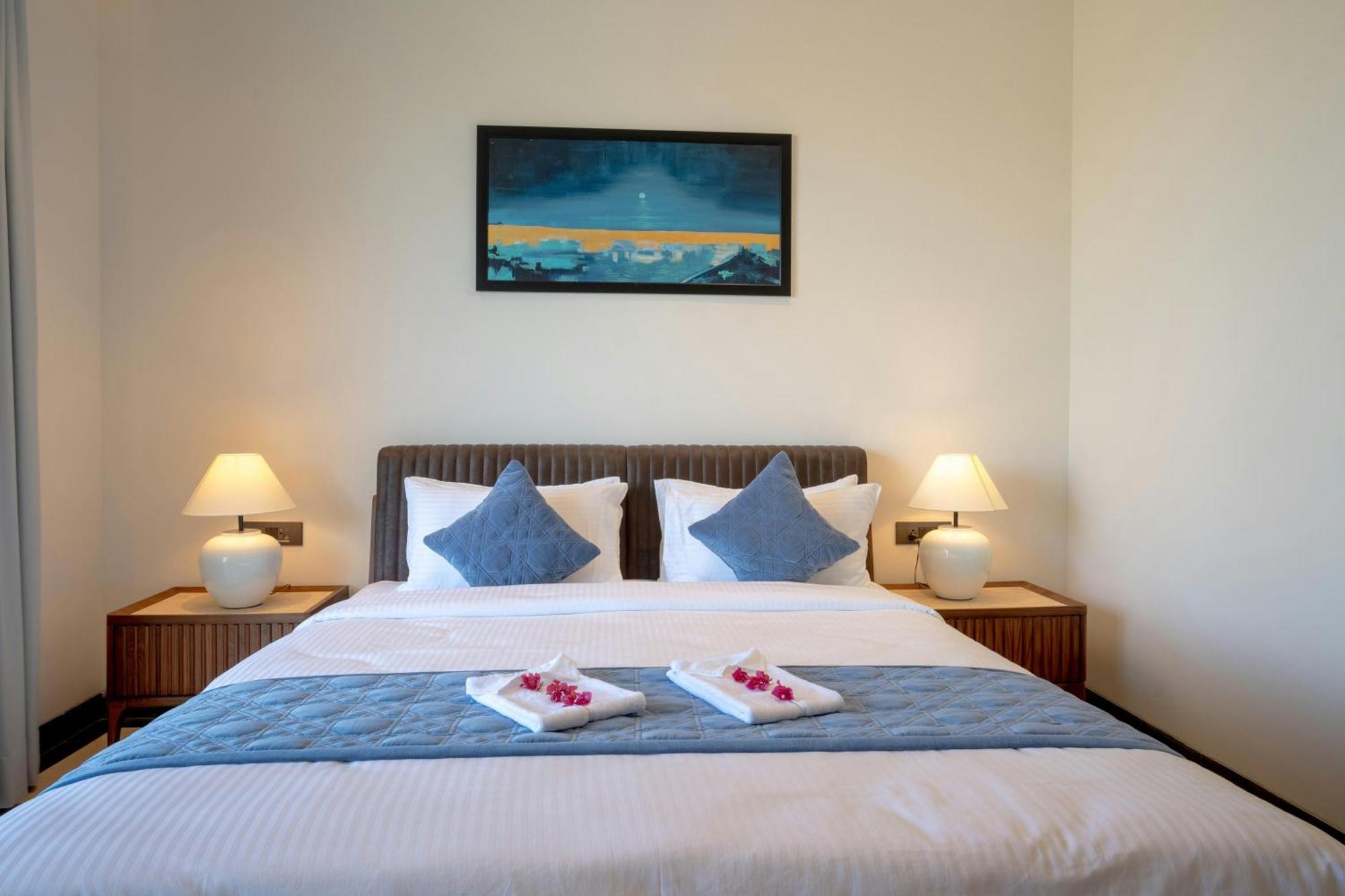 Hotel Ox Ambs Inn- Delhi Airport 4*